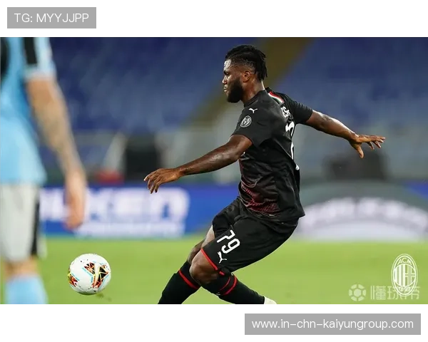 AC米兰查尔汗奥卢任意球弧线进网